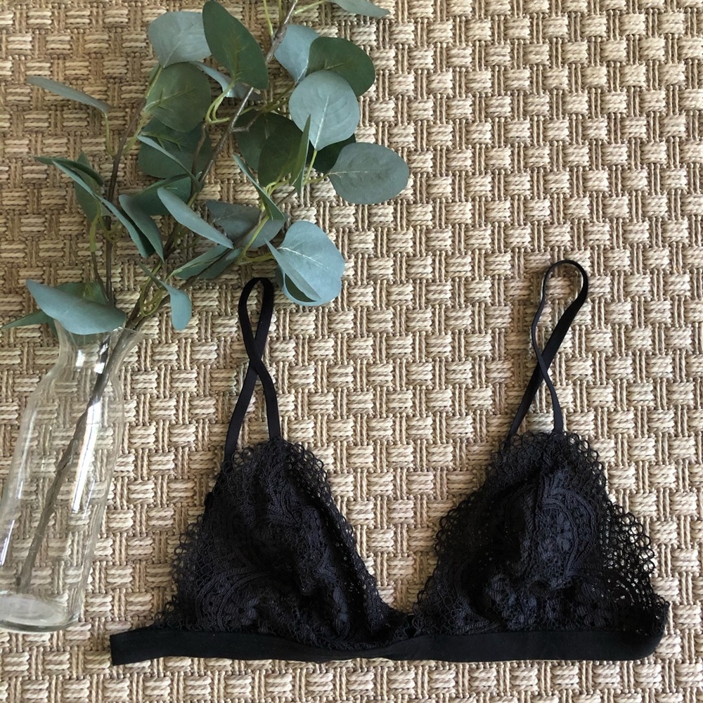 SOLD Victoria Secret Lace Bralette - Picture 1 of 3
